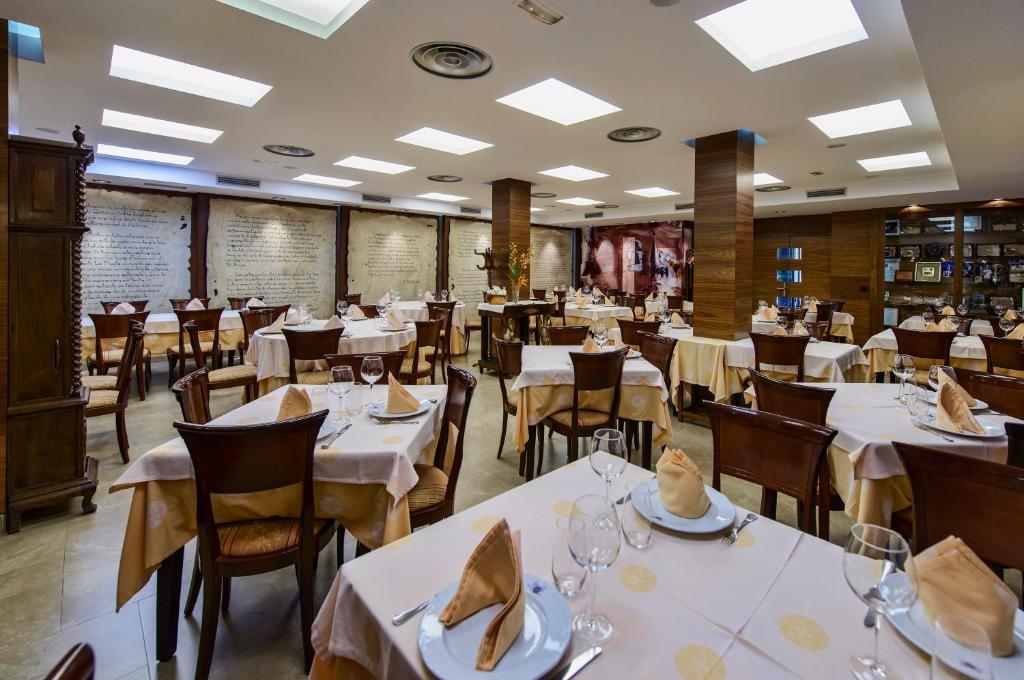 Hotel Restaurante La Peseta Astorga Ngoại thất bức ảnh